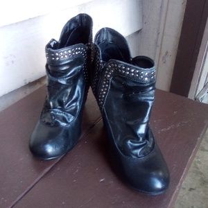 COPY - Fergalious by Fregie silver stuttered ankle high boots